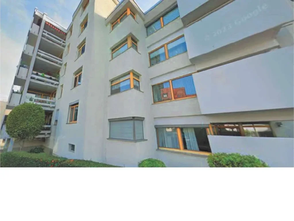 Light-filled, partially renovated 4.5-room apartment in Bad Homburg