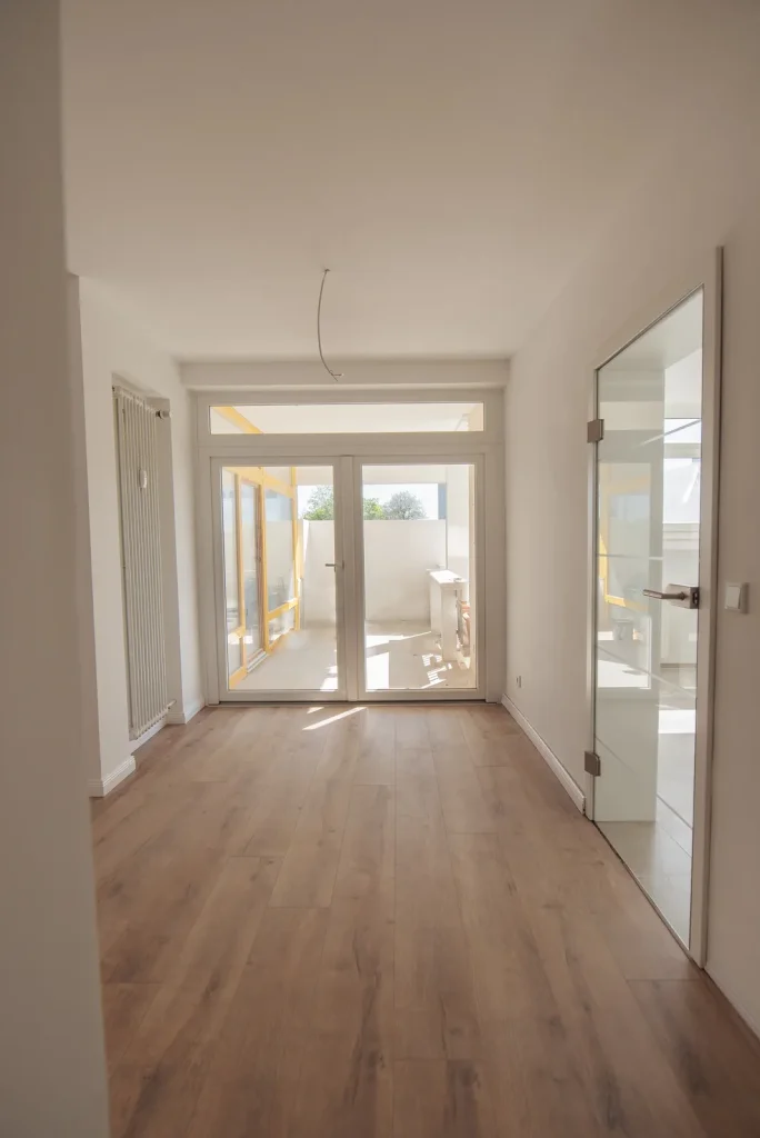 Light-filled, partially renovated 4.5-room apartment in Bad Homburg