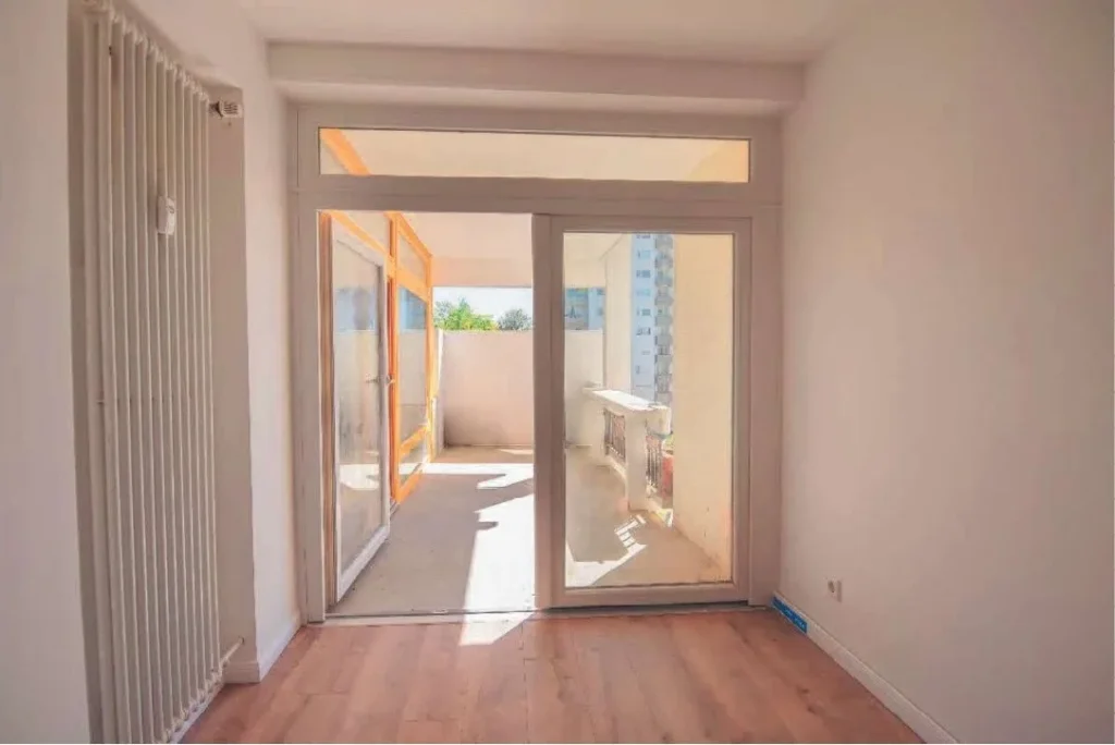 Light-filled, partially renovated 4.5-room apartment in Bad Homburg