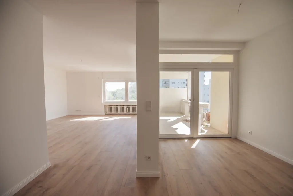 Light-filled, partially renovated 4.5-room apartment in Bad Homburg