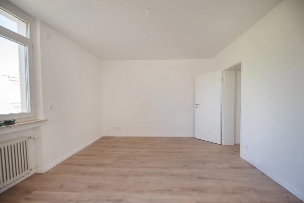 Light-filled, partially renovated 4.5-room apartment in Bad Homburg