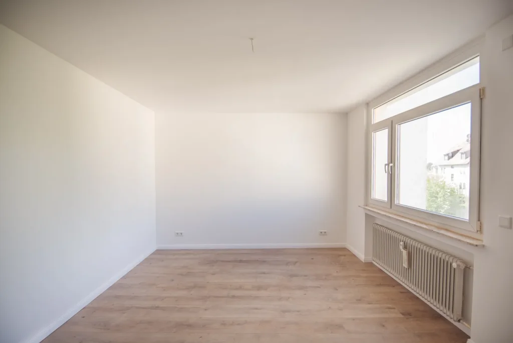 Light-filled, partially renovated 4.5-room apartment in Bad Homburg